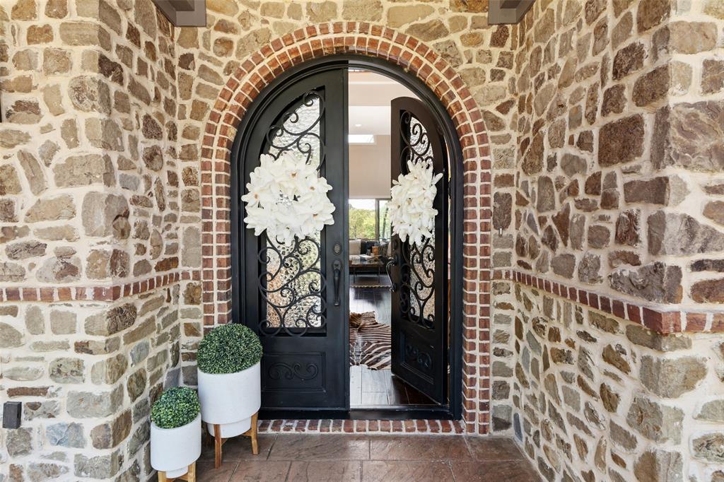 Pinnacle Club - Residential