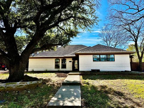 Photo of 101 Middlefield Drive, Pottsboro, TX 75076 (MLS # 21132178)