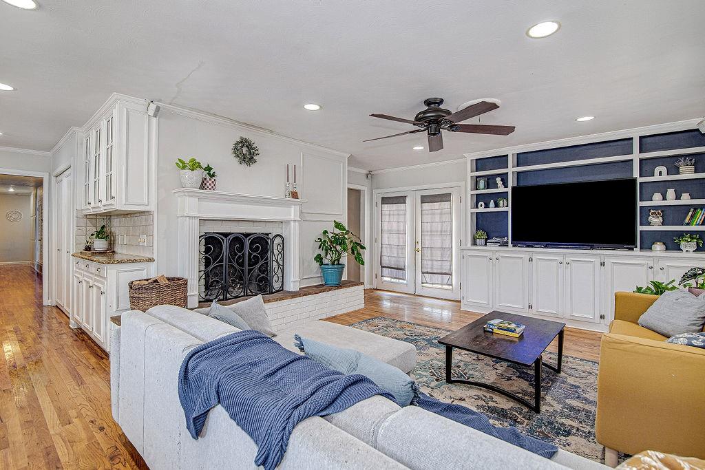 1820 Ridgmar Boulevard