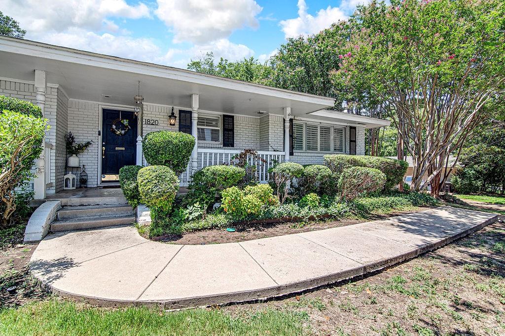 1820 Ridgmar Boulevard
