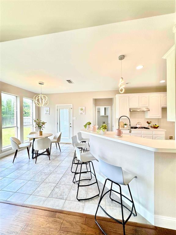 3925 Wisteria Lane