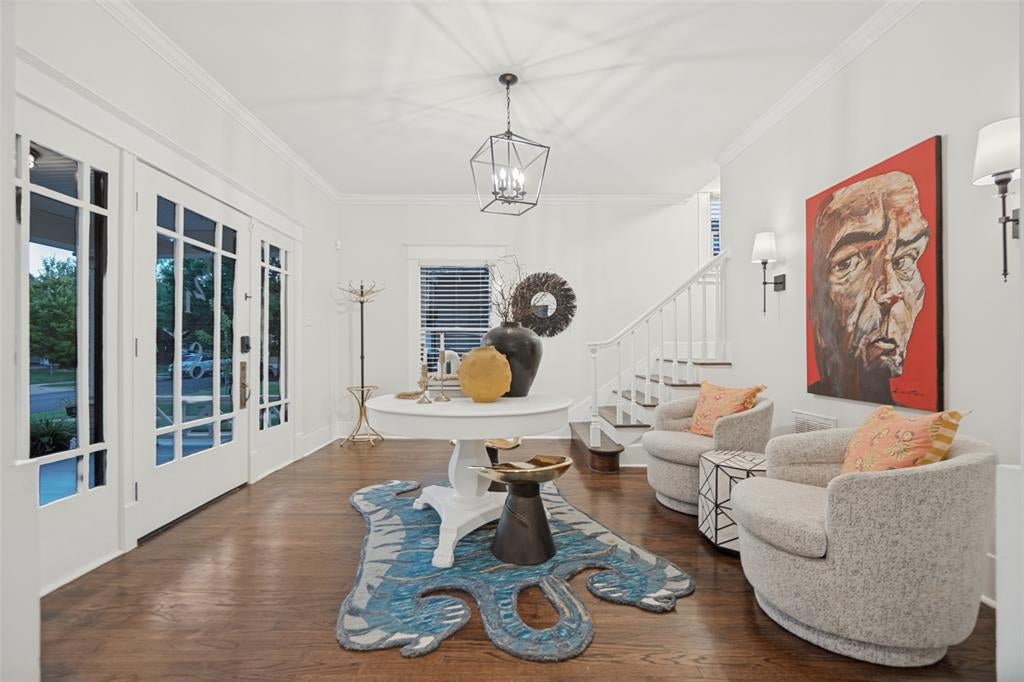 121 S Montclair Avenue