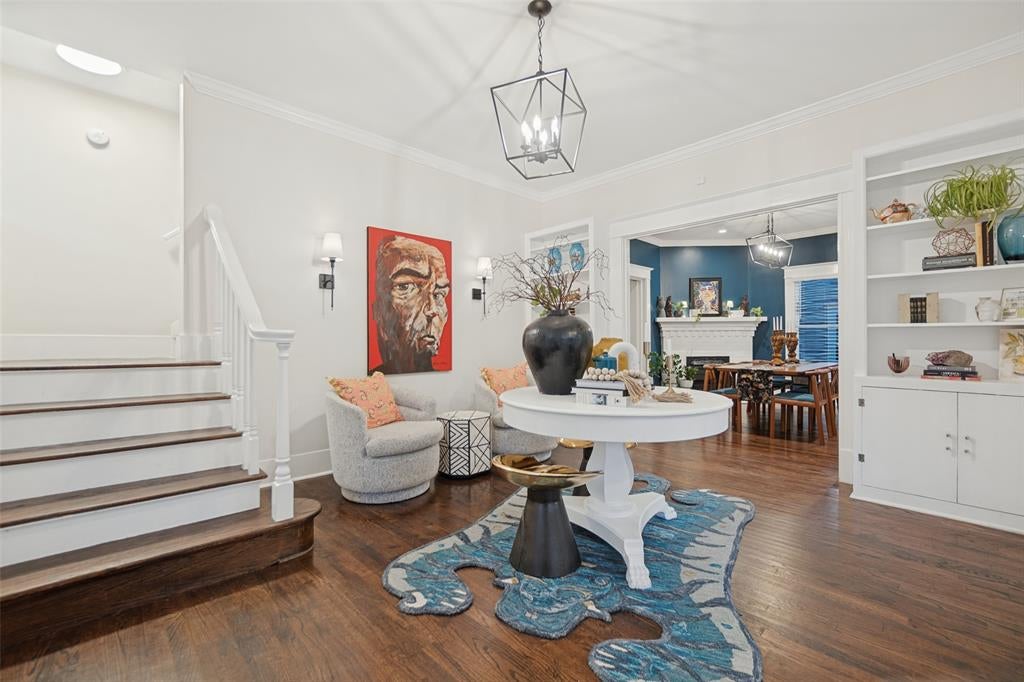 121 S Montclair Avenue