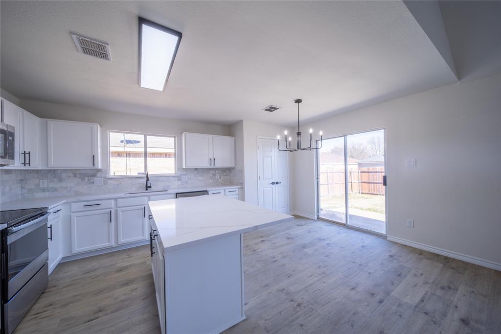 152 Rolling Hills Place