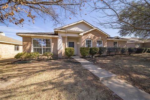 152 Rolling Hills Place Lancaster TX 75146