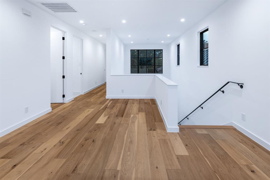 Bob-O-Links Downs - Residential