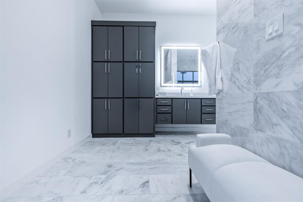 Bob-O-Links Downs - Residential