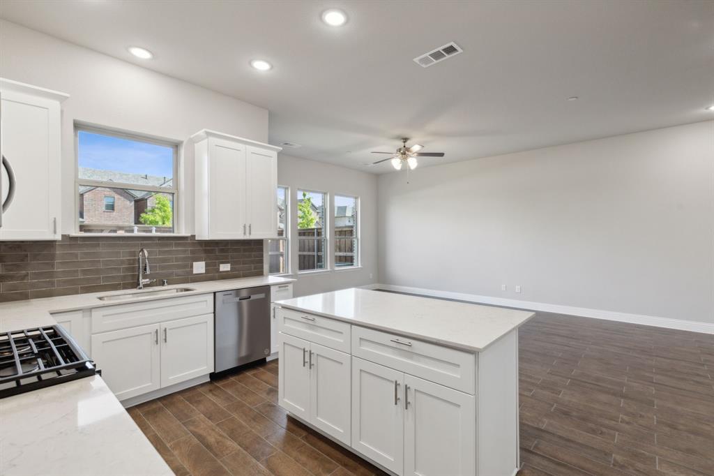 2933 Hamilton Street