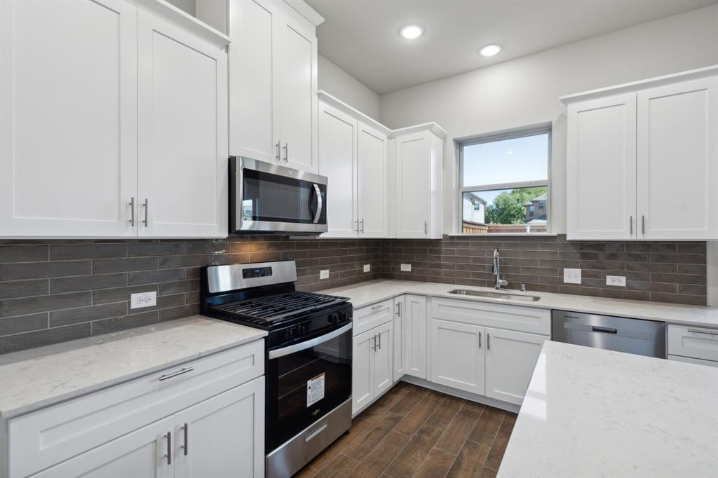 2933 Hamilton Street