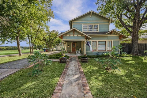 Photo of 406 Summit Street, Farmersville, TX 75442 (MLS # 21423397)