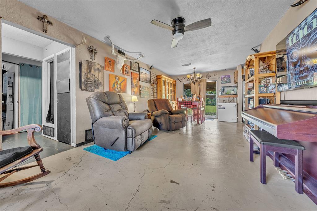 6048 Hillcrest Drive