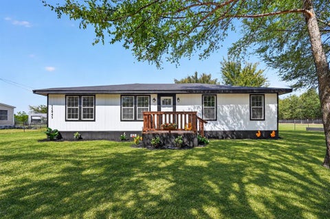 Photo of 15045 County Road 4060, Scurry, TX 75158 (MLS # 21383362)