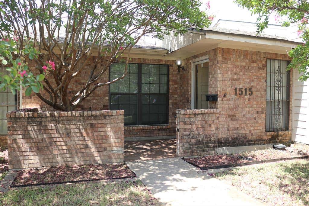 Photo of 1515 Cherrycrest Street, Dallas, TX 75228 (MLS # 21339130)