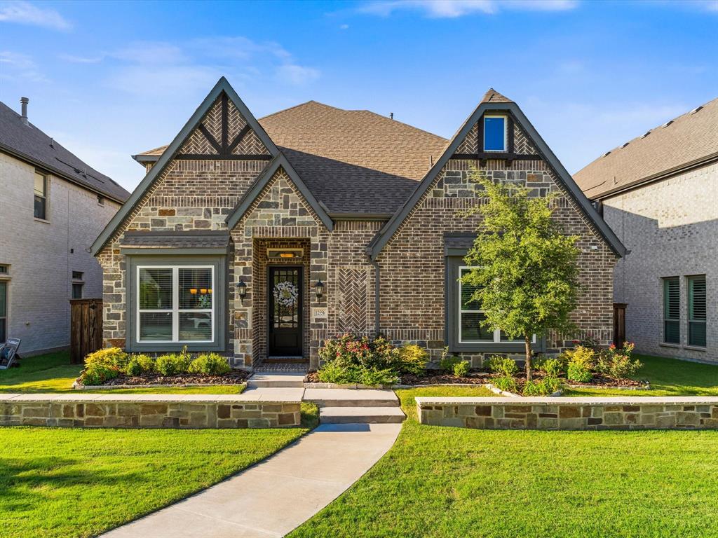 12556 Royal Oaks Lane