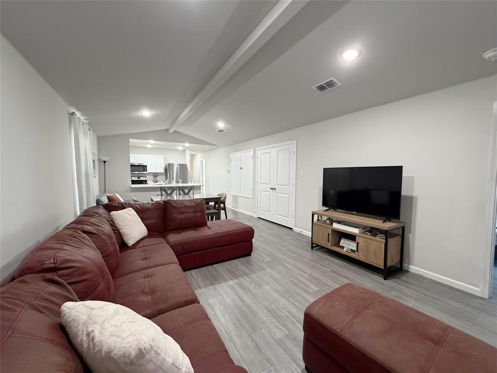 2948 Waterside Drive