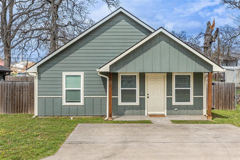 Photo of 933 Rice Street, Denison, TX 75020 (MLS # 21247143)