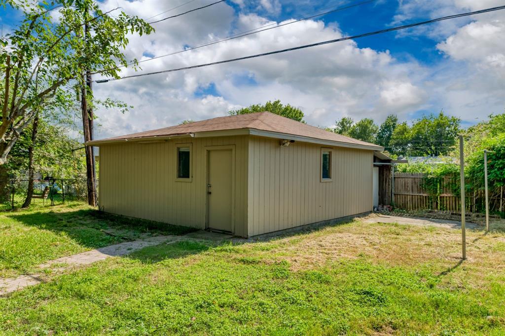 Sharpston Heights 02 - Residential Lease