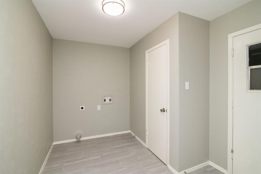 Sharpston Heights 02 - Residential Lease