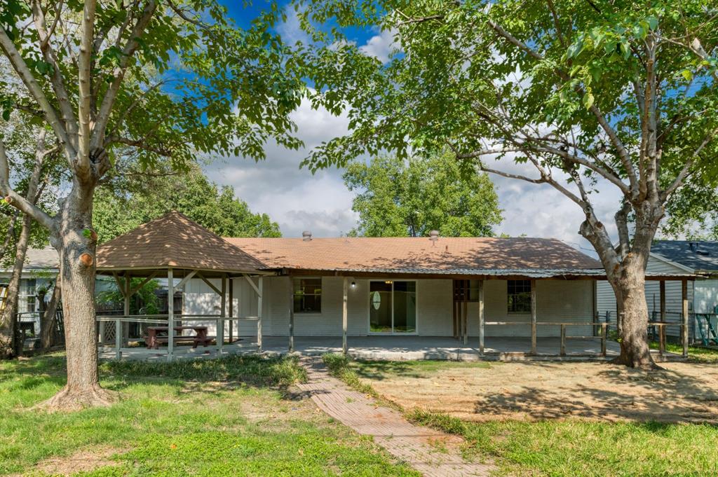 Sharpston Heights 02 - Residential Lease