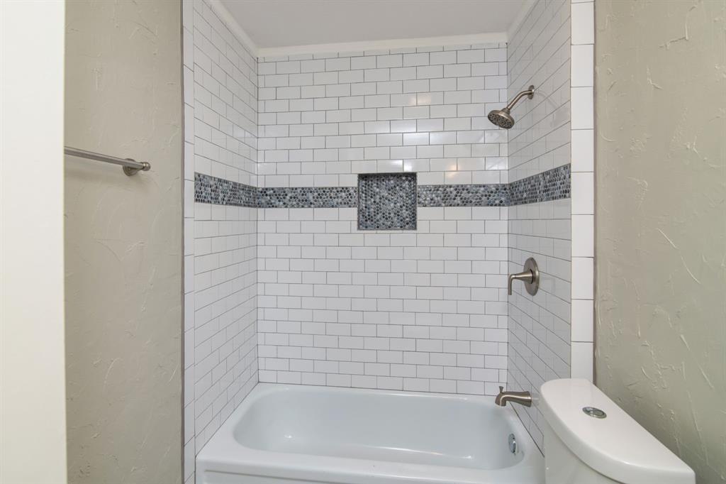 Sharpston Heights 02 - Residential Lease