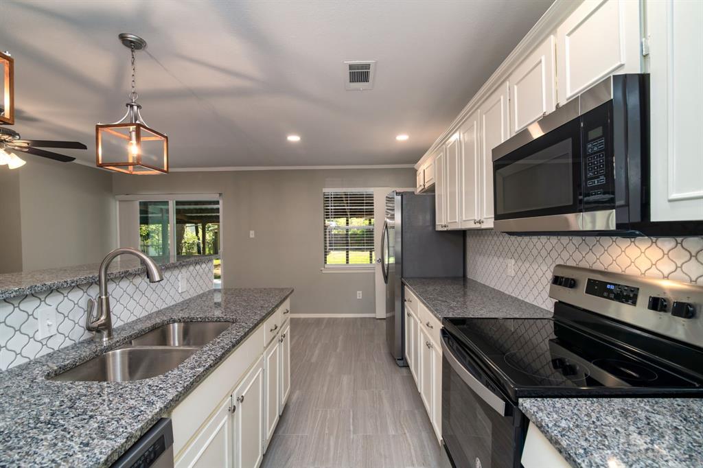 Sharpston Heights 02 - Residential Lease