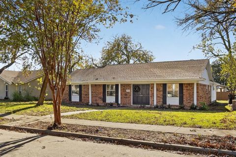 Photo of 4725 Snow Drive, Mesquite, TX 75150 (MLS # 21129493)