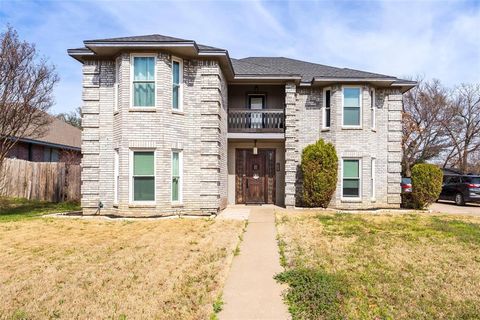 Photo of 203 Hillside Drive, Kennedale, TX 76060 (MLS # 21315388)