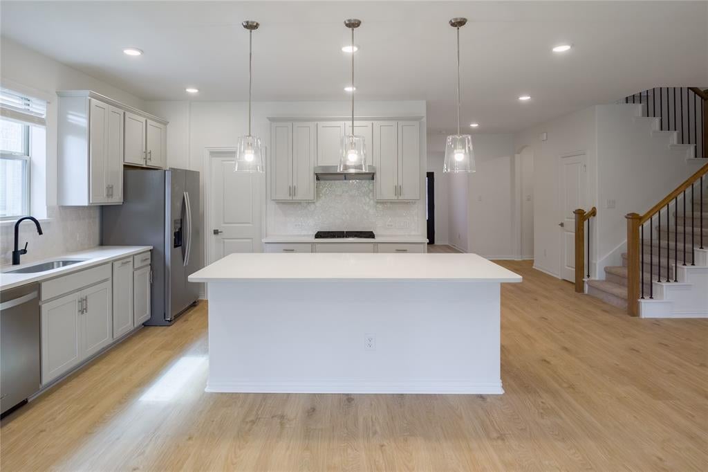 1709 Blackbird Lane