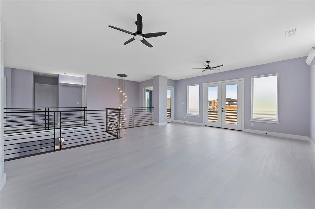 VALENCIA ESTATES - Residential