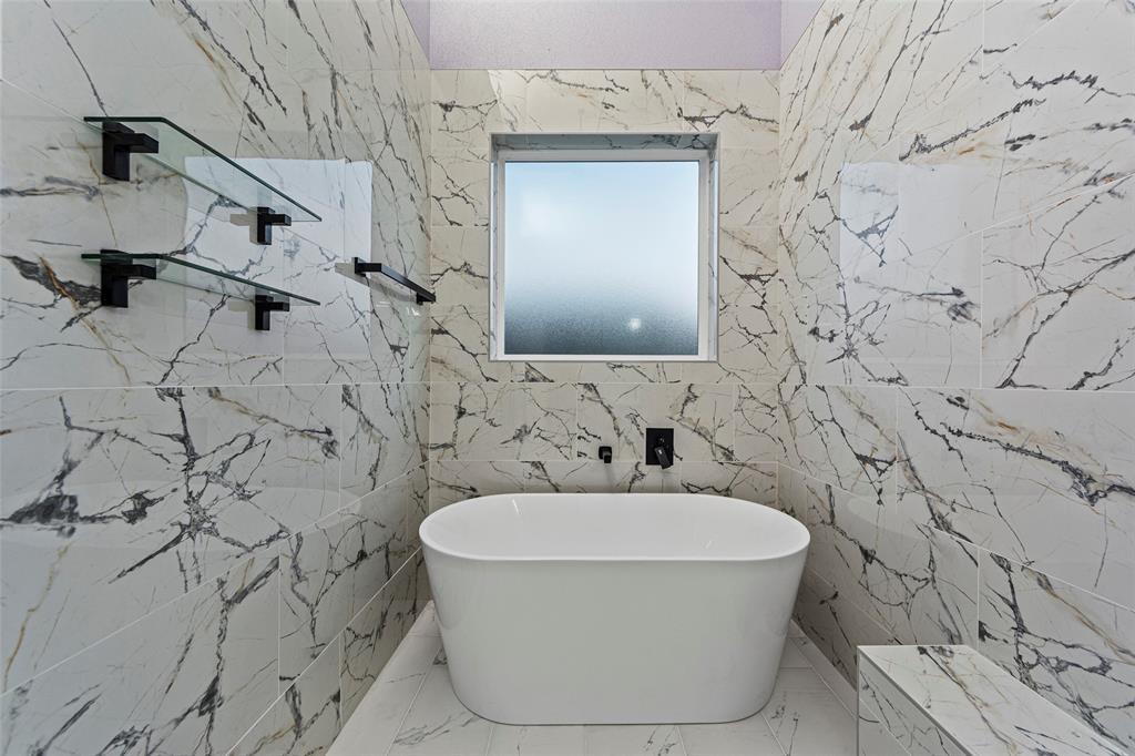 VALENCIA ESTATES - Residential