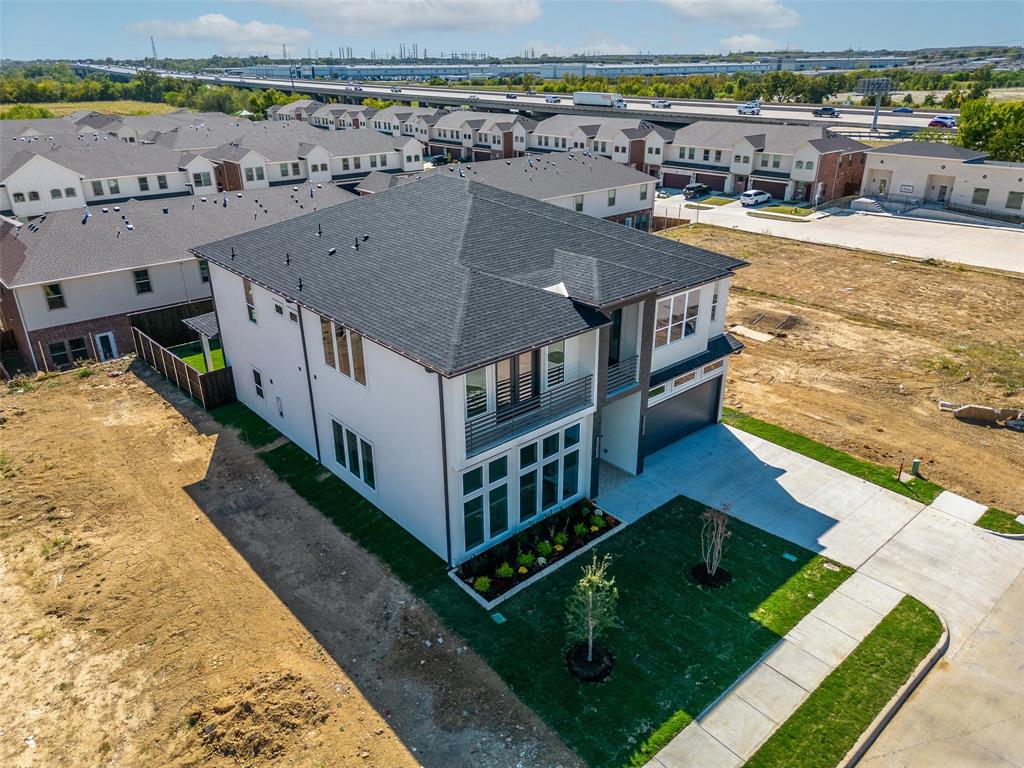 VALENCIA ESTATES - Residential