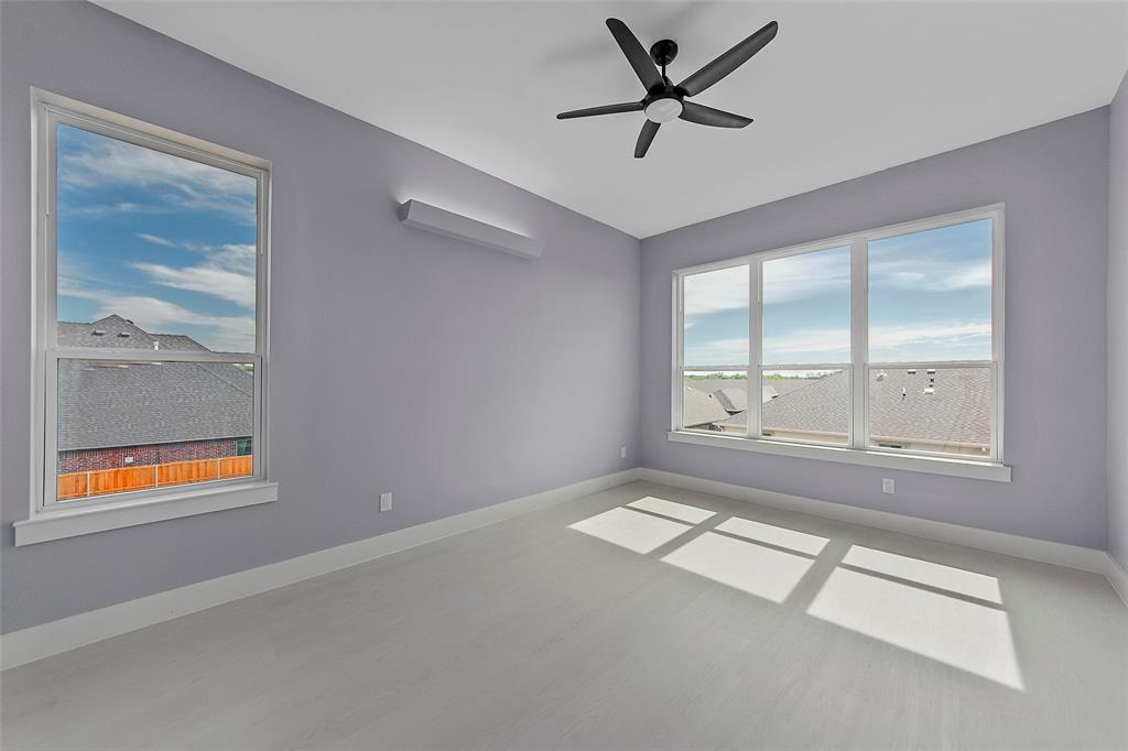 VALENCIA ESTATES - Residential