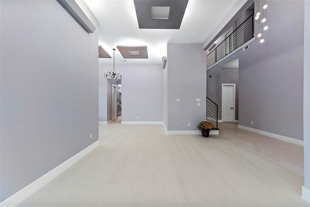 VALENCIA ESTATES - Residential