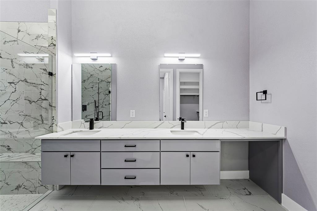 VALENCIA ESTATES - Residential