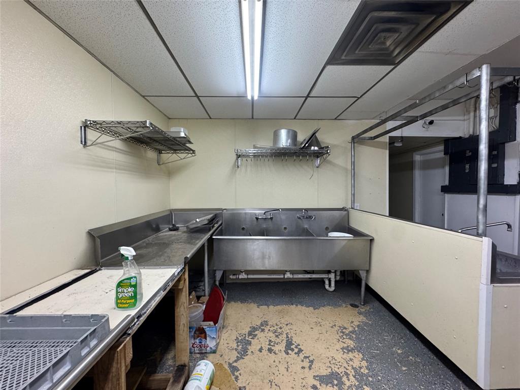 Horseshoe Bend - Commercial Sale