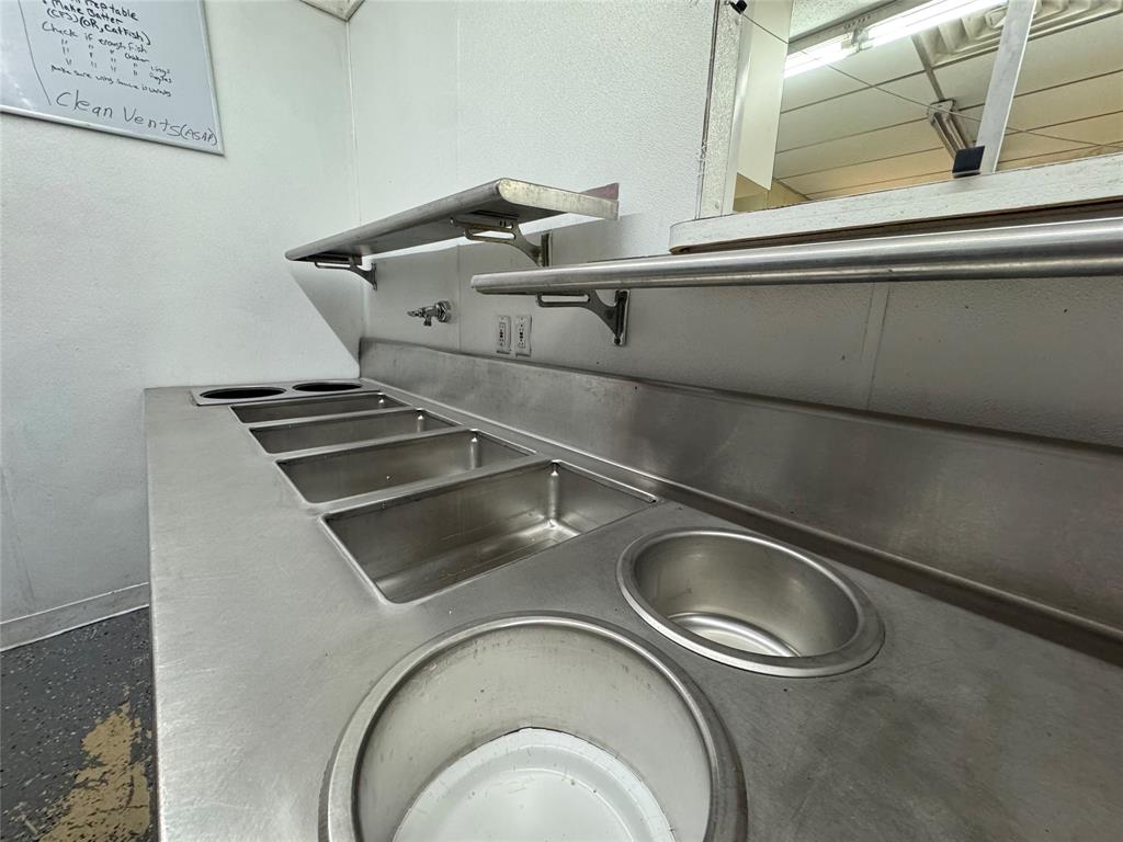 Horseshoe Bend - Commercial Sale