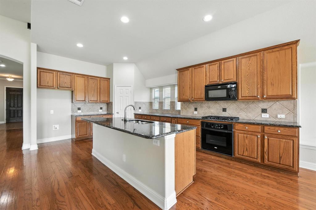 Lantana, Texas 76226, United States, 3 Bedrooms Bedrooms, ,2 BathroomsBathrooms,Residential,Pending,155858