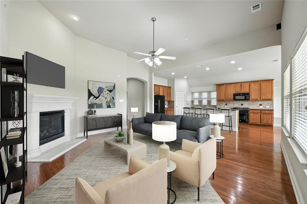 Lantana, Texas 76226, United States, 3 Bedrooms Bedrooms, ,2 BathroomsBathrooms,Residential,Pending,155858