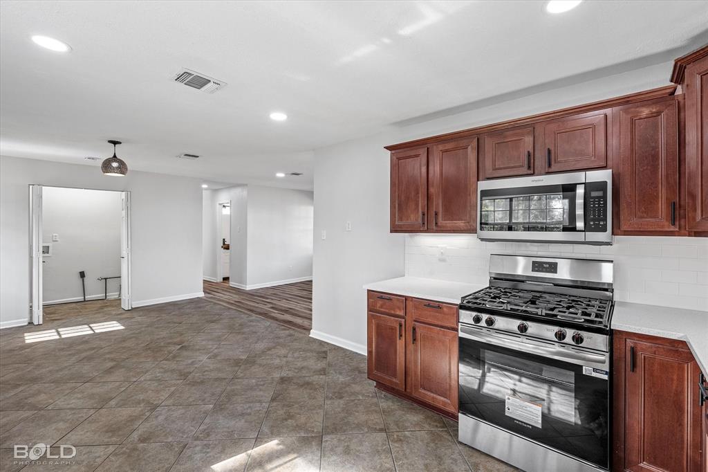 Haughton, Louisiana 71037, United States, 3 Bedrooms Bedrooms, ,2 BathroomsBathrooms,Residential,Active,238496