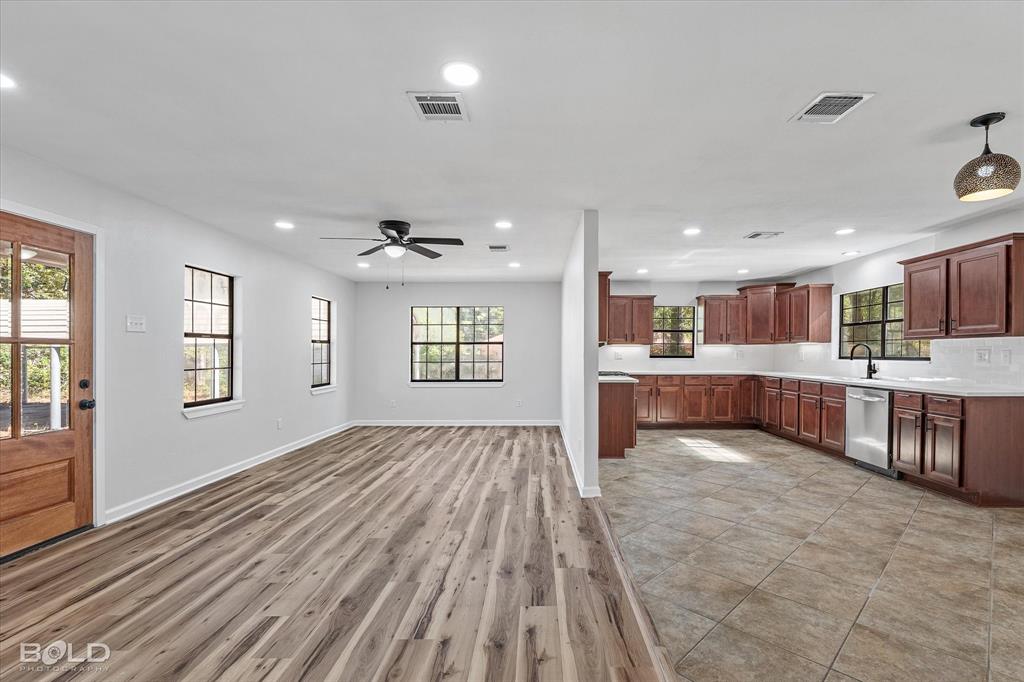 Haughton, Louisiana 71037, United States, 3 Bedrooms Bedrooms, ,2 BathroomsBathrooms,Residential,Active,238496