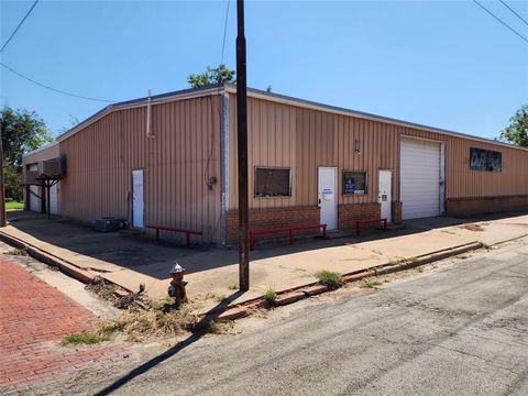 200 E Pecan Street Coleman TX 76834