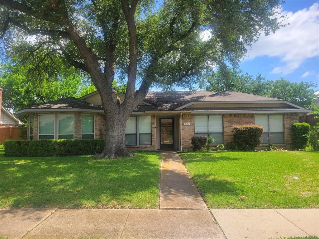 Photo of 630 Country View Lane, Garland, TX 75043 (MLS # 21267896)