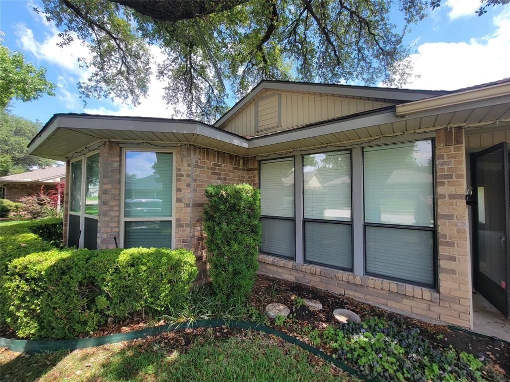 Photo of 630 Country View Lane, Garland, TX 75043 (MLS # 21267896)