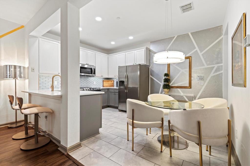 Pasquinellis Village On The Green (CMC) BLK, - Residential