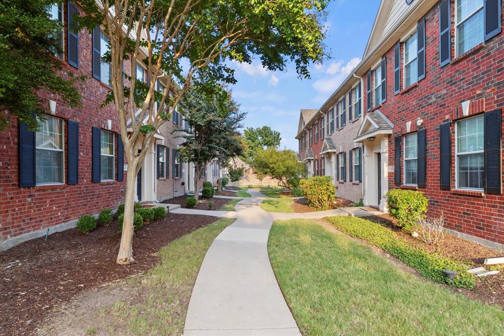 Pasquinellis Village On The Green (CMC) BLK, - Residential