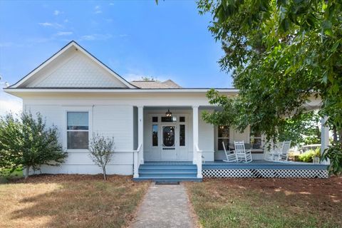 A home in Purdon