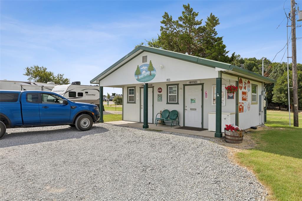 Countryview - Commercial Sale