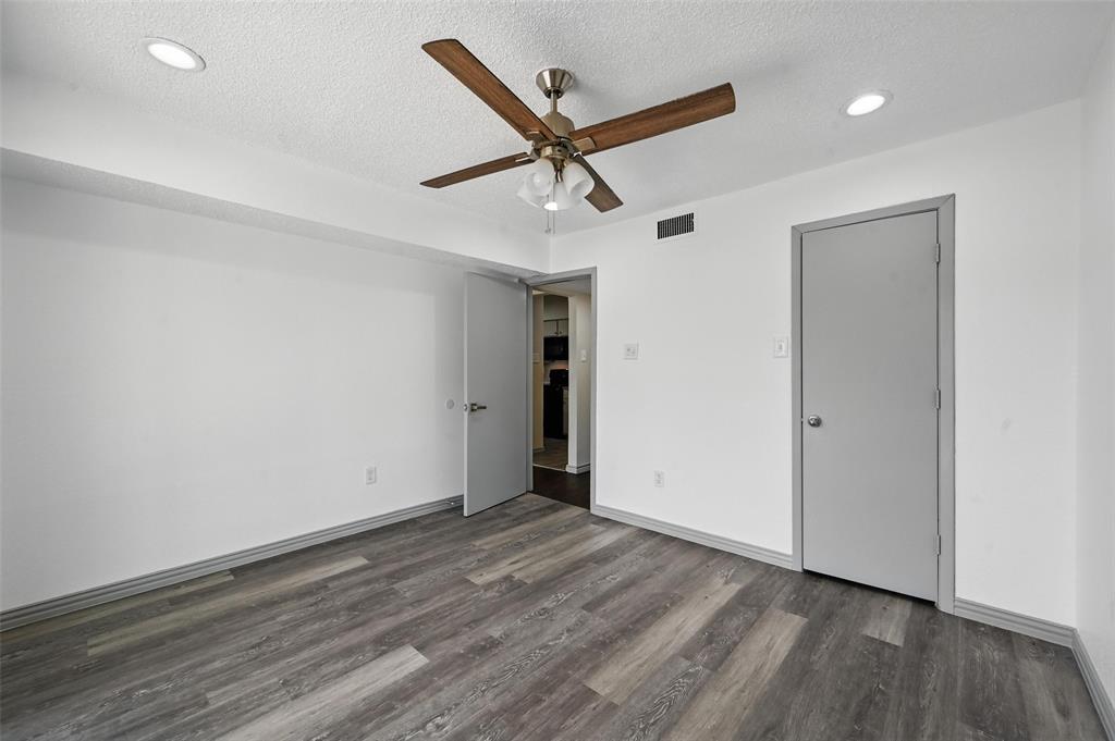 Tealwood On The Creek Condo - Residential