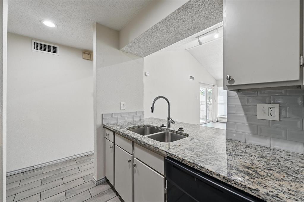 Tealwood On The Creek Condo - Residential