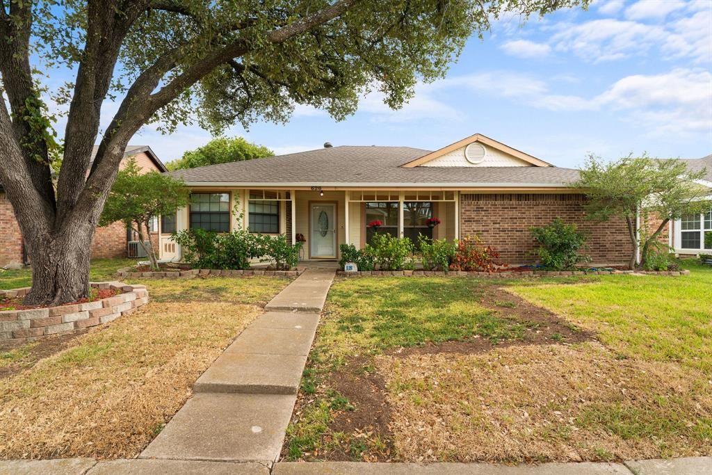 Photo of 626 Brittany Drive, Mesquite, TX 75150 (MLS # 21095887)